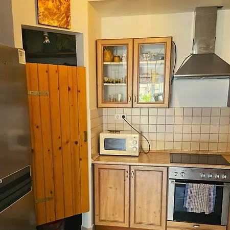Koczor Apartment *