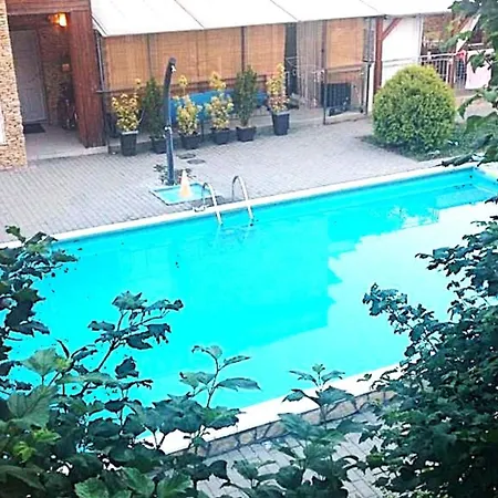 Koczor Apartment *