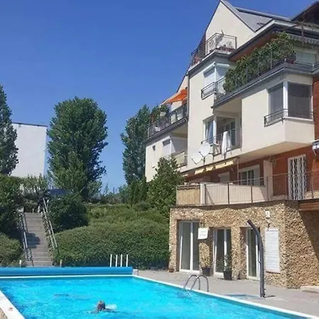 Koczor Apartment