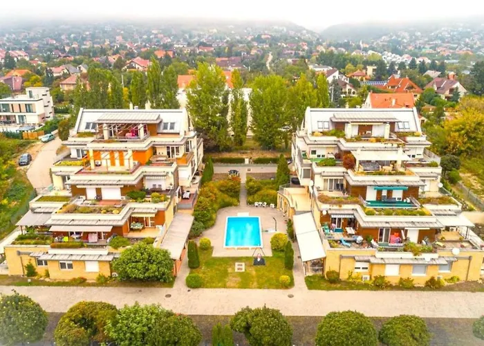 Koczor Apartment *